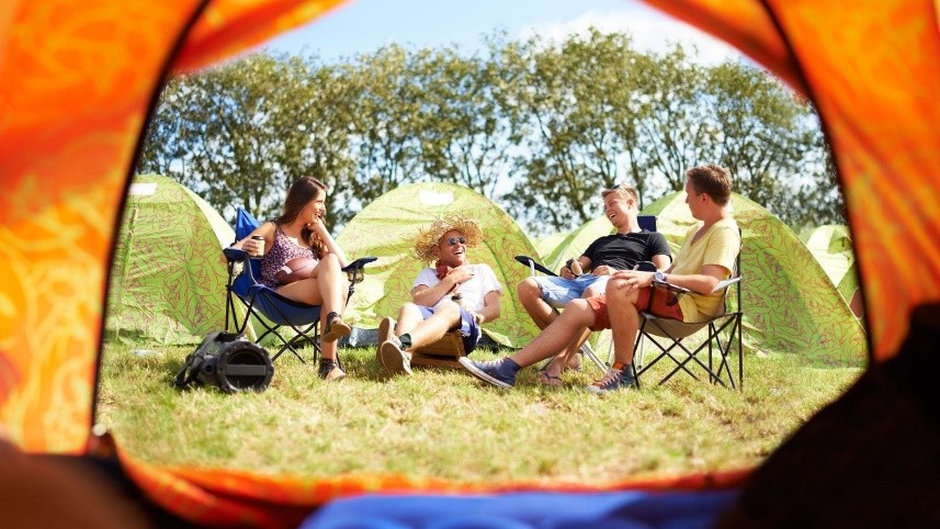 Hoe overleef je een festivalcamping? 10 slimme tips voor een zorgeloos weekend
